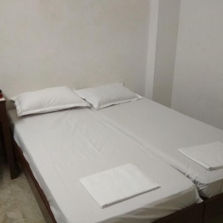City Center Inn Buxar エクステリア 写真