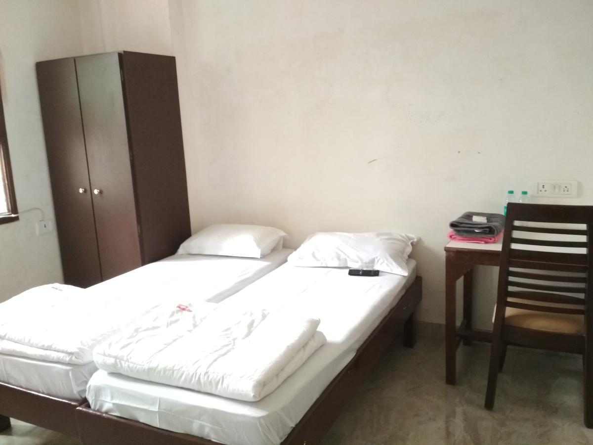 City Center Inn Buxar エクステリア 写真